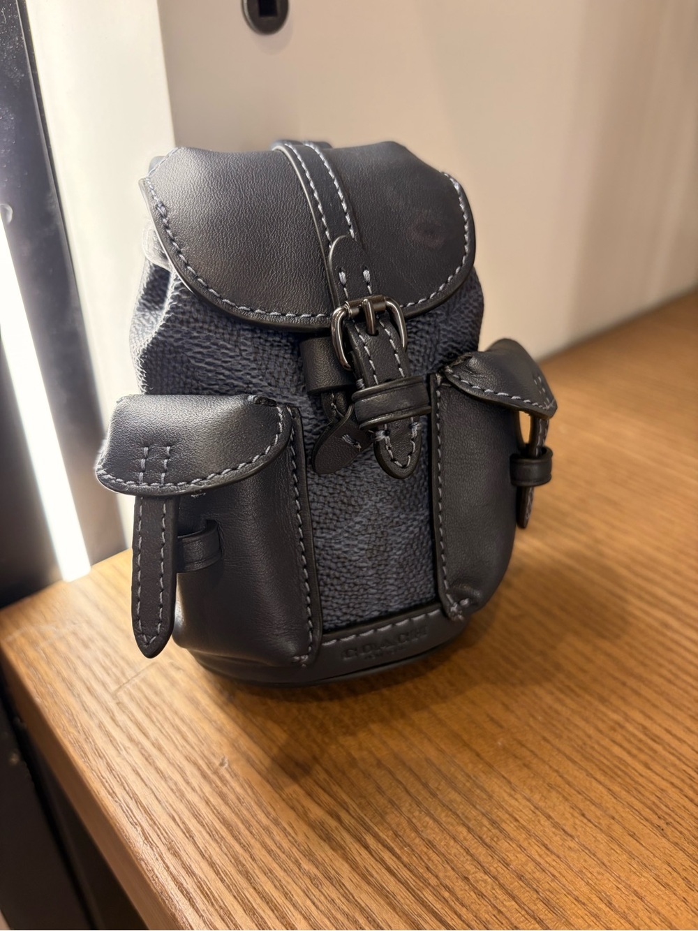 Coach Black Leather Key & Card Holder Backpack Charm keychain new